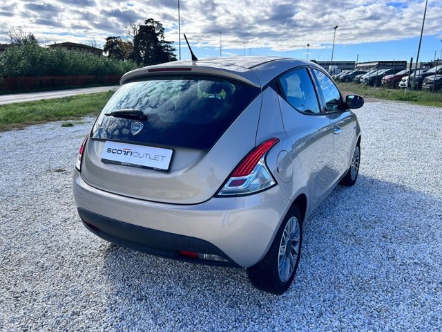 LANCIA Ypsilon 1.2 8v silver ecochic gpl 69cv