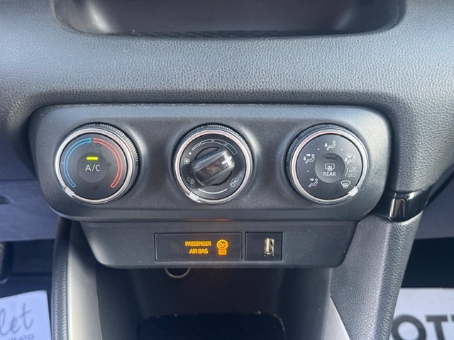 TOYOTA Yaris 1.0 trend