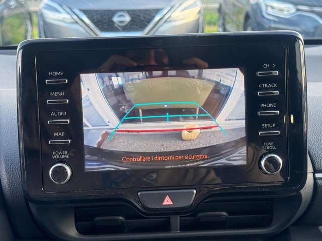 TOYOTA Yaris 1.0 trend