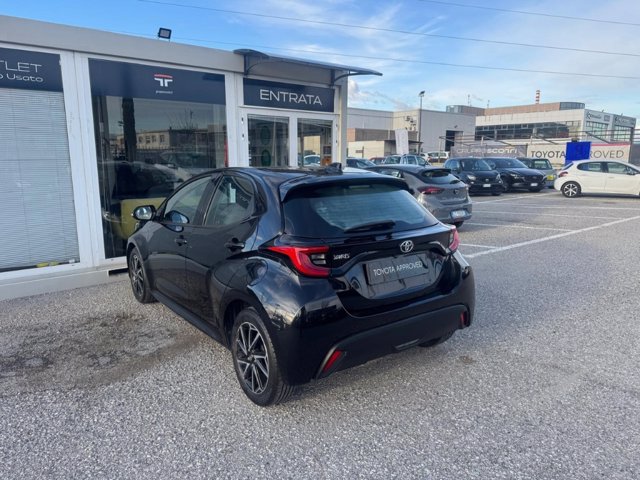 TOYOTA Yaris 1.0 trend