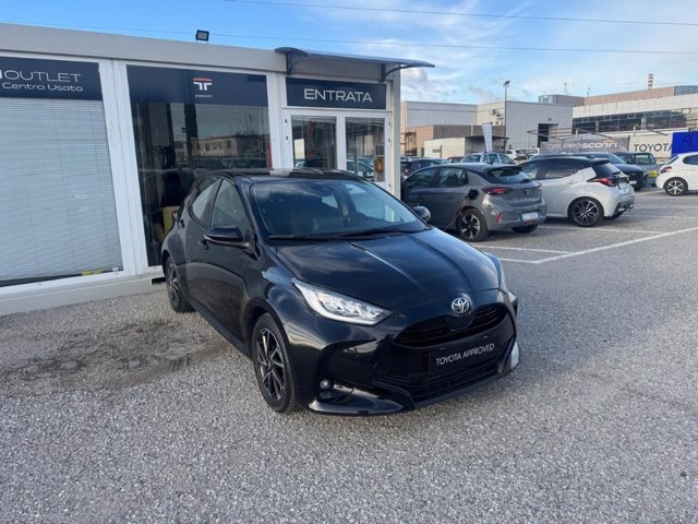TOYOTA Yaris 1.0 trend