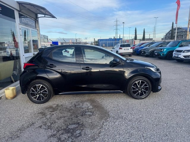 TOYOTA Yaris 1.0 trend