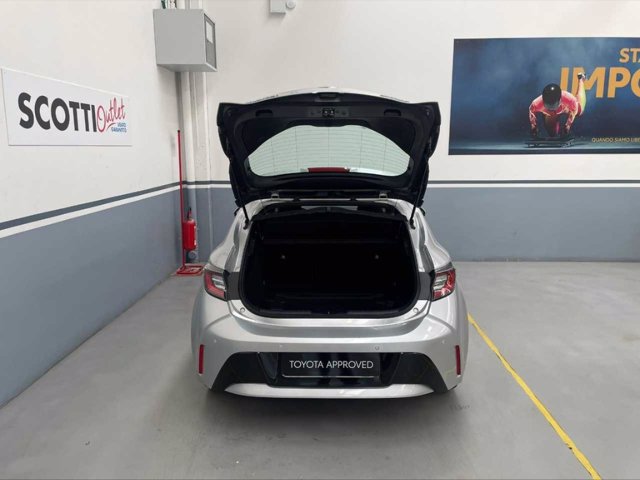 TOYOTA Corolla 1.8h active cvt