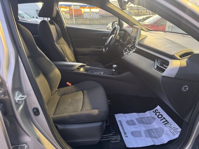 TOYOTA C-hr 1.8h business e-cvt