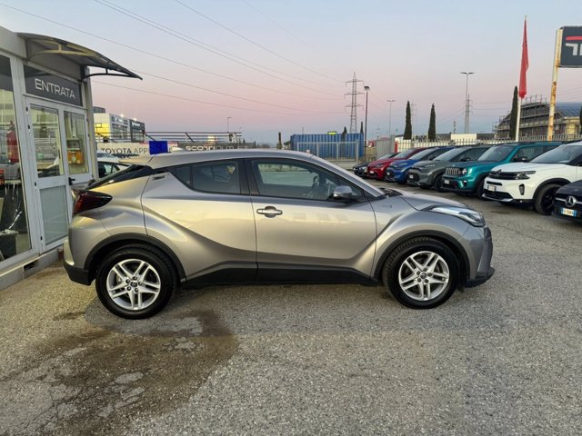 TOYOTA C-hr 1.8h business e-cvt