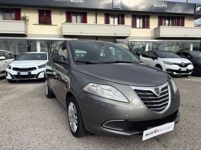 LANCIA Ypsilon 1.2 8v silver c/clima 69cv