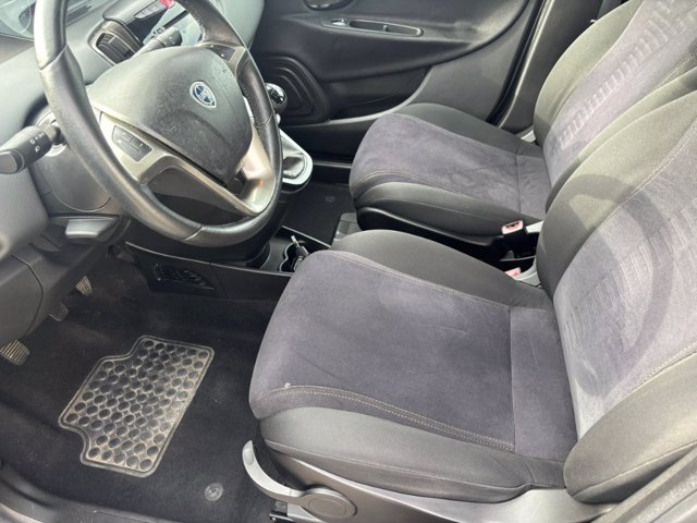 LANCIA Ypsilon 1.2 8v silver c/clima 69cv