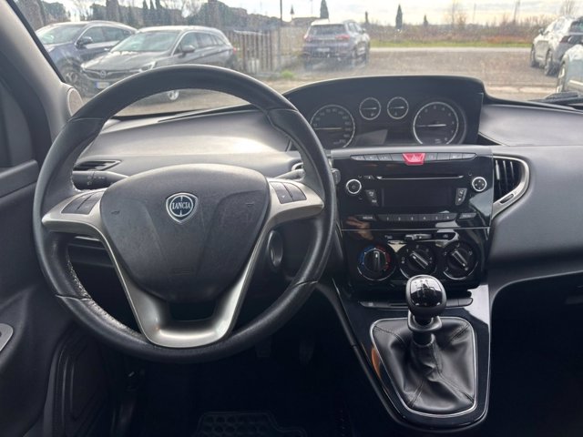 LANCIA Ypsilon 1.2 8v silver c/clima 69cv