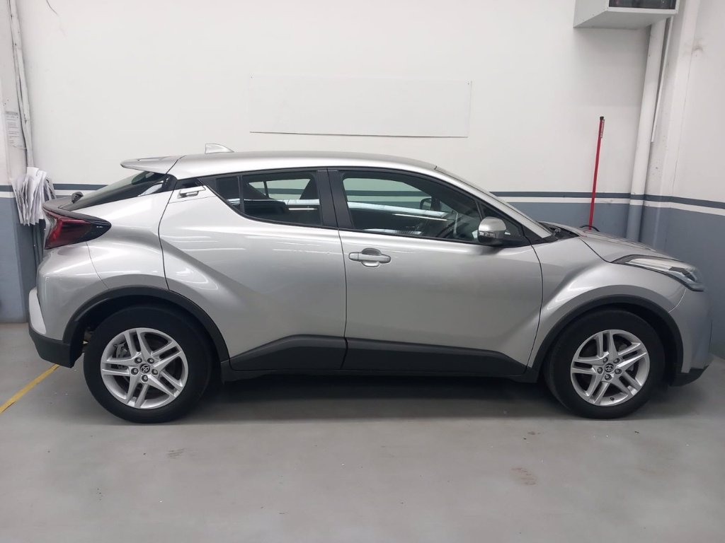 TOYOTA C-hr 1.8h active e-cvt