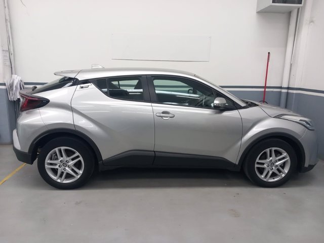 TOYOTA C-hr 1.8h active e-cvt