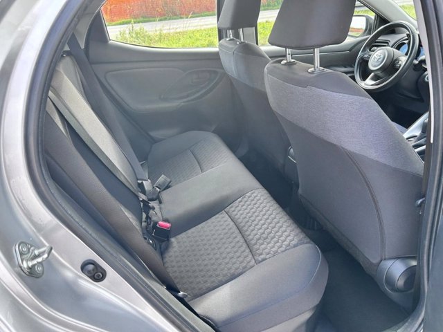 TOYOTA Yaris 1.5h trend