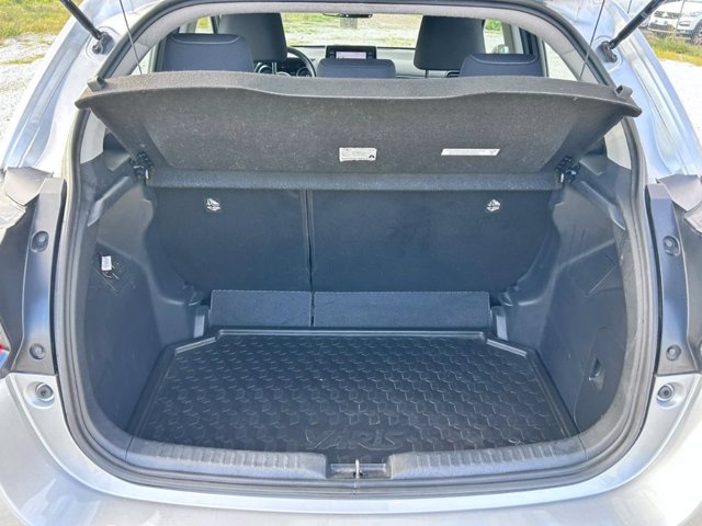 TOYOTA Yaris 1.5h trend