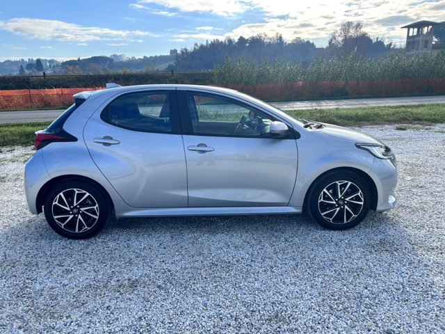 TOYOTA Yaris 1.5h trend