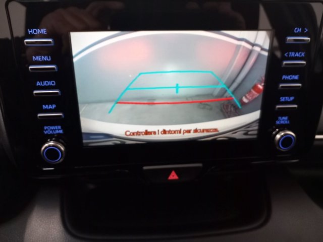 TOYOTA Yaris 1.5h active