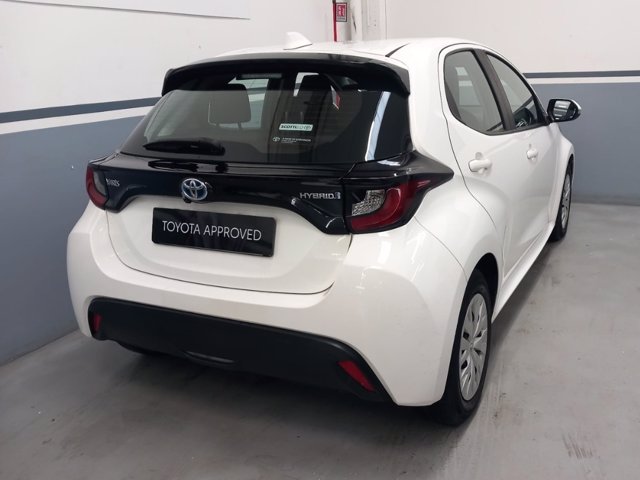 TOYOTA Yaris 1.5h active