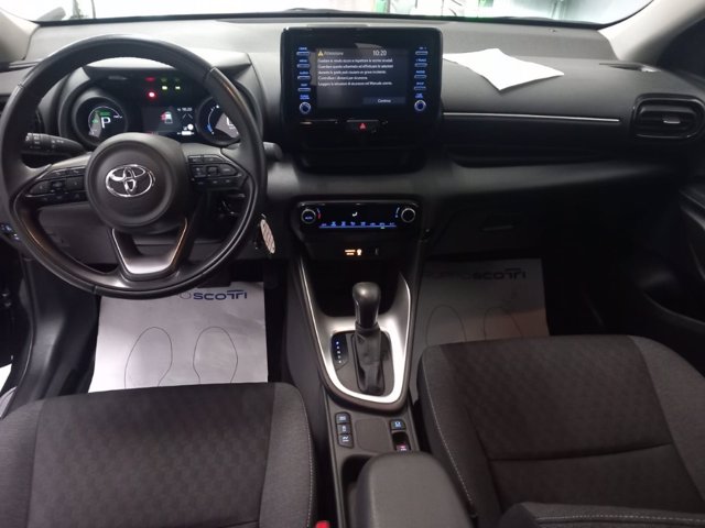 TOYOTA Yaris 1.5h trend