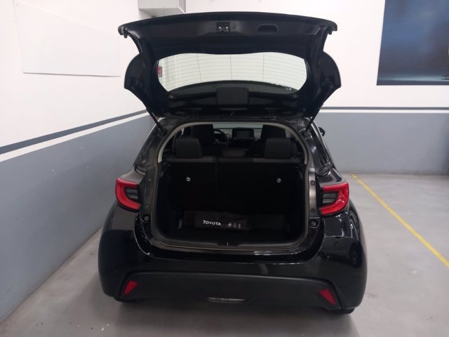 TOYOTA Yaris 1.5h trend