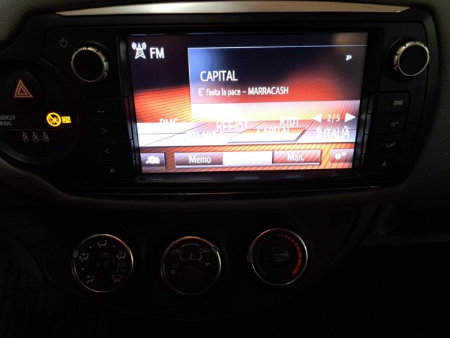 TOYOTA Yaris 5 Porte 1.3 Active