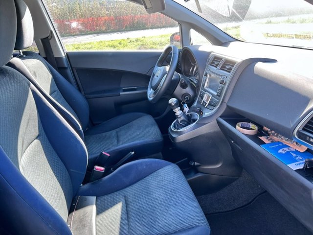 TOYOTA Verso-s 1.3 active (mt)