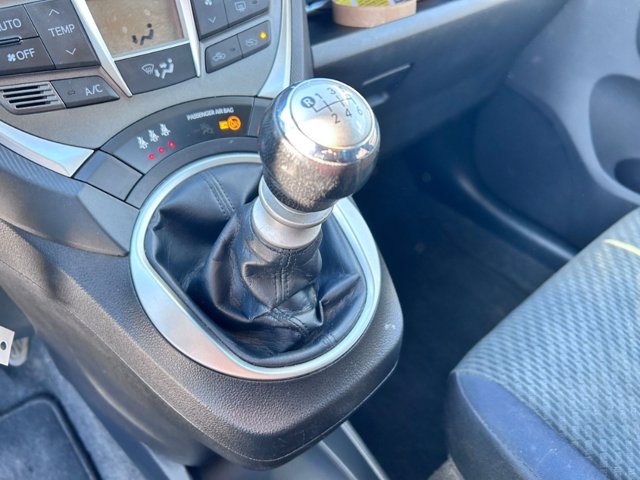 TOYOTA Verso-s 1.3 active (mt)