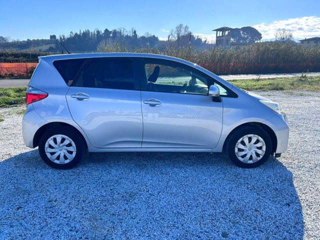 TOYOTA Verso-s 1.3 active (mt)