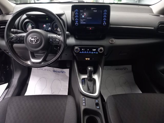 TOYOTA Yaris 1.5h trend