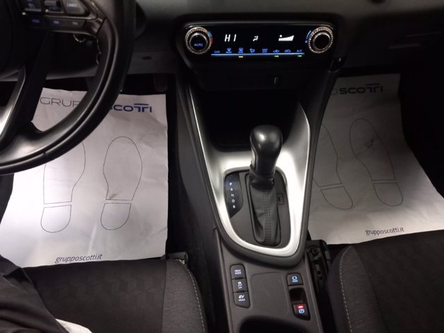 TOYOTA Yaris 1.5h trend