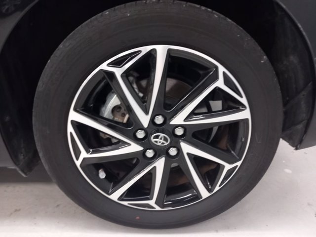 TOYOTA Yaris 1.5h trend