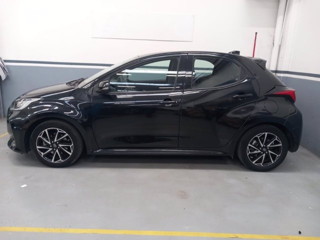 TOYOTA Yaris 1.5h trend