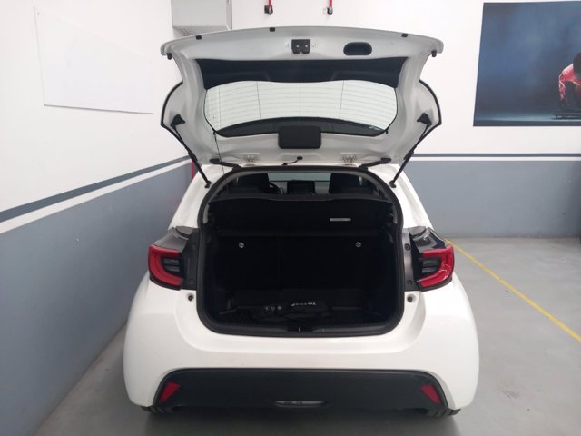 TOYOTA Yaris 1.5h trend