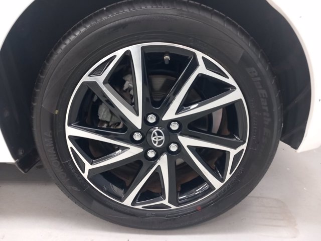 TOYOTA Yaris 1.5h trend