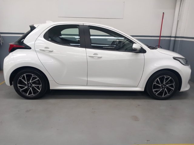 TOYOTA Yaris 1.5h trend