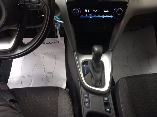 TOYOTA Yaris cross 1.5h active fwd 116cv e-cvt