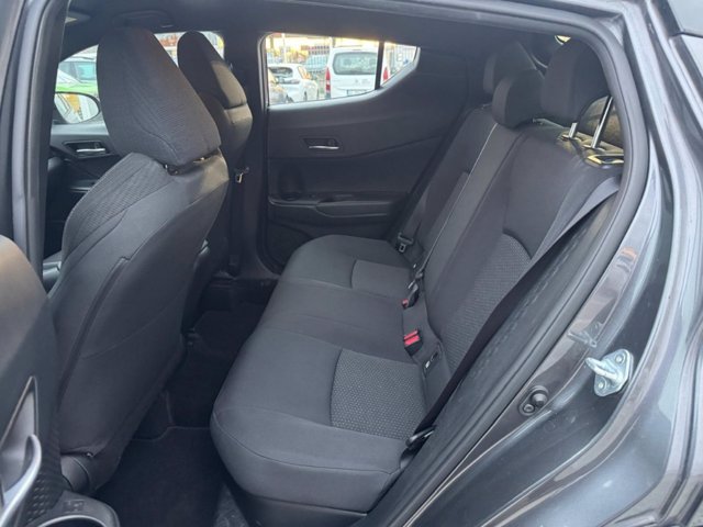 TOYOTA C-hr 1.8h active 2wd e-cvt