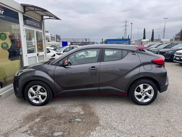 TOYOTA C-hr 1.8h active 2wd e-cvt