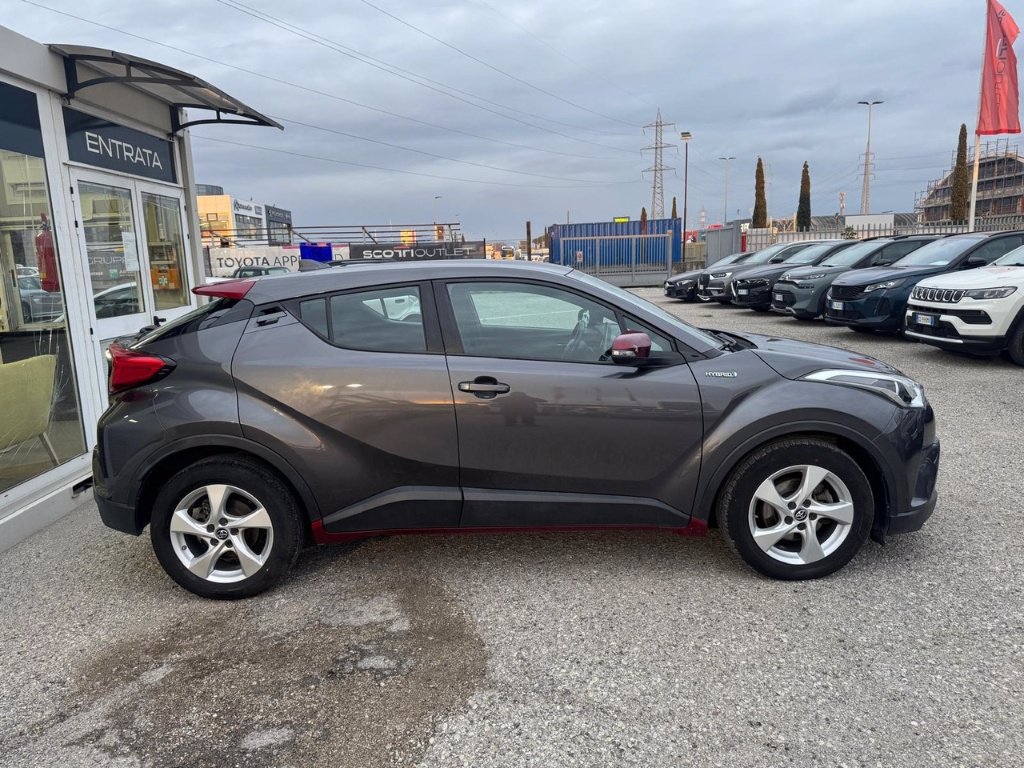 TOYOTA C-hr 1.8h active 2wd e-cvt