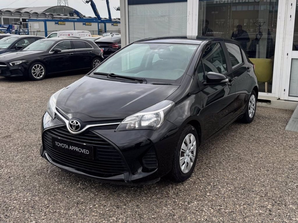 TOYOTA Yaris 1.0 5 porte