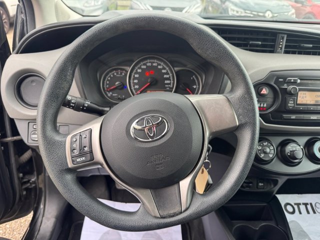 TOYOTA Yaris 1.0 5 porte