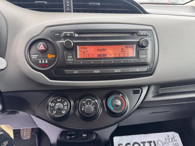 TOYOTA Yaris 1.0 5 porte