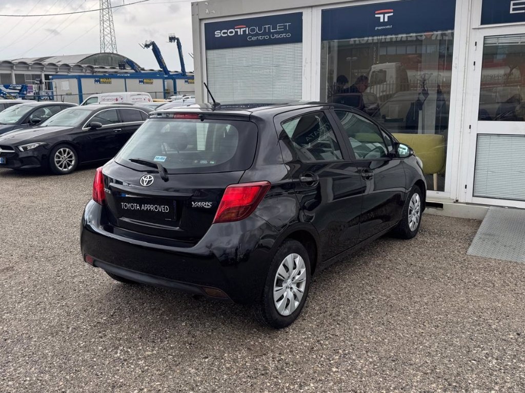 TOYOTA Yaris 1.0 5 porte
