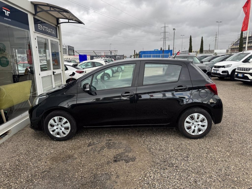 TOYOTA Yaris 1.0 5 porte
