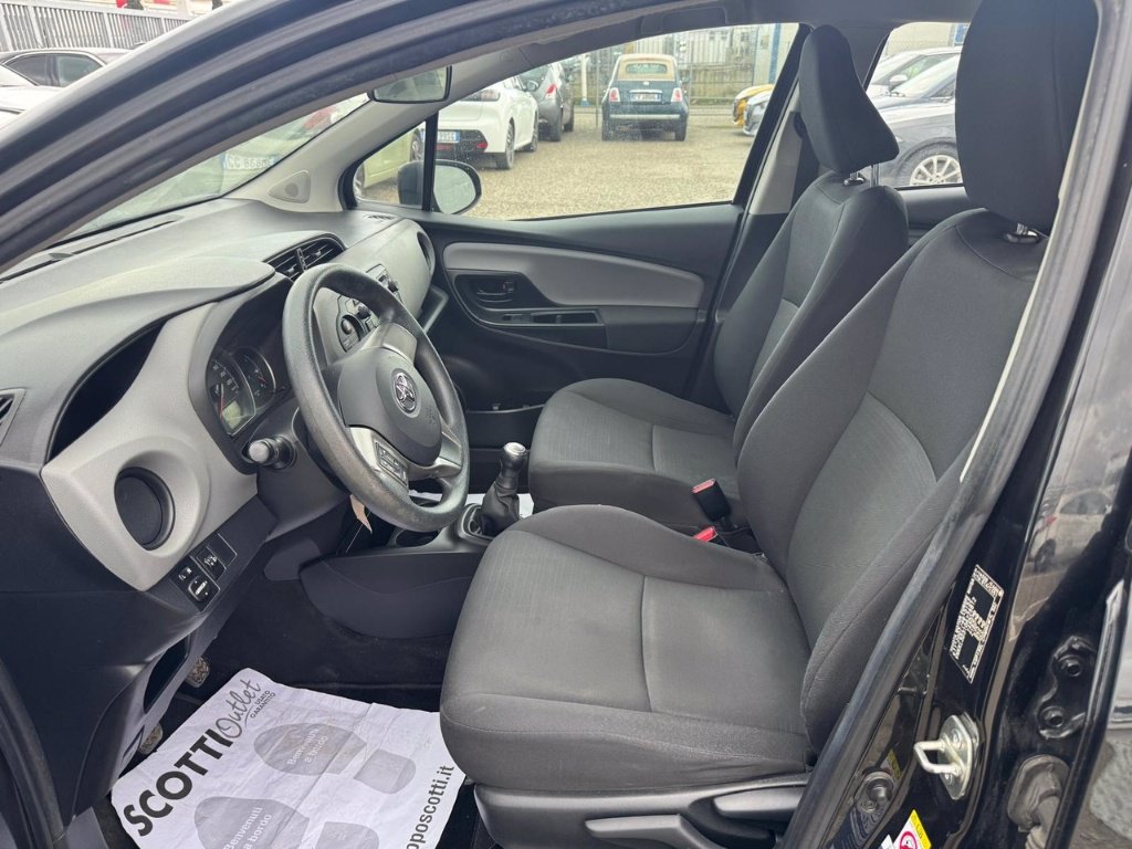TOYOTA Yaris 1.0 5 porte