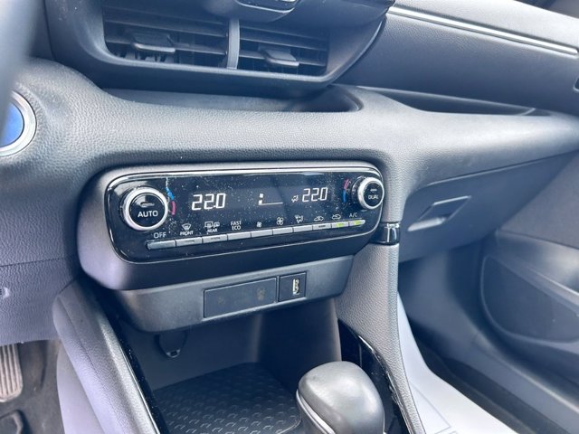 TOYOTA Yaris 1.5h lounge