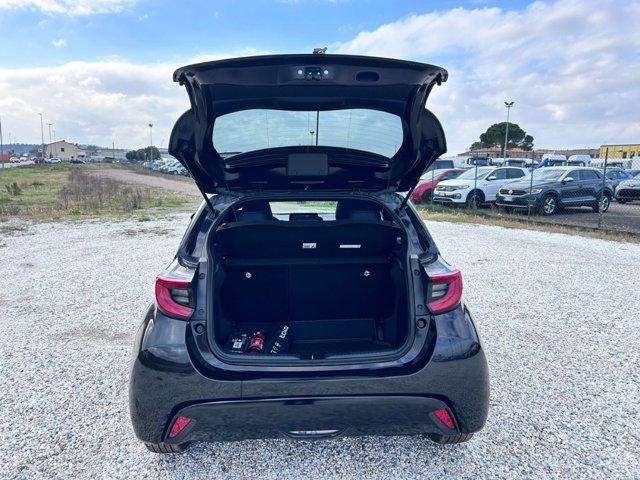 TOYOTA Yaris 1.5h lounge