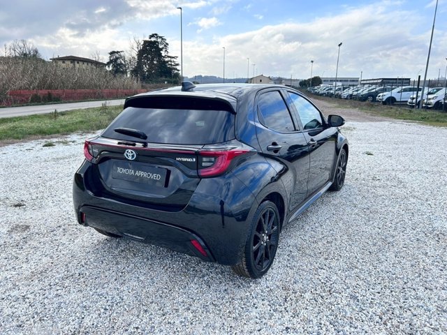 TOYOTA Yaris 1.5h lounge