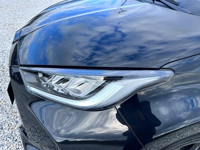 TOYOTA Yaris 1.5h lounge