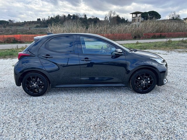 TOYOTA Yaris 1.5h lounge