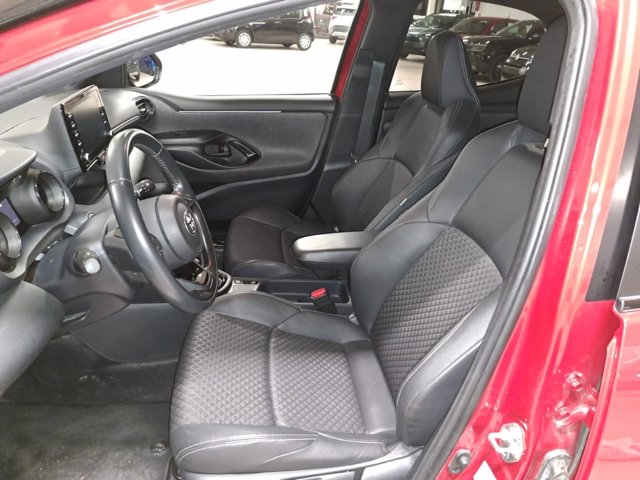 TOYOTA Yaris 1.5h style