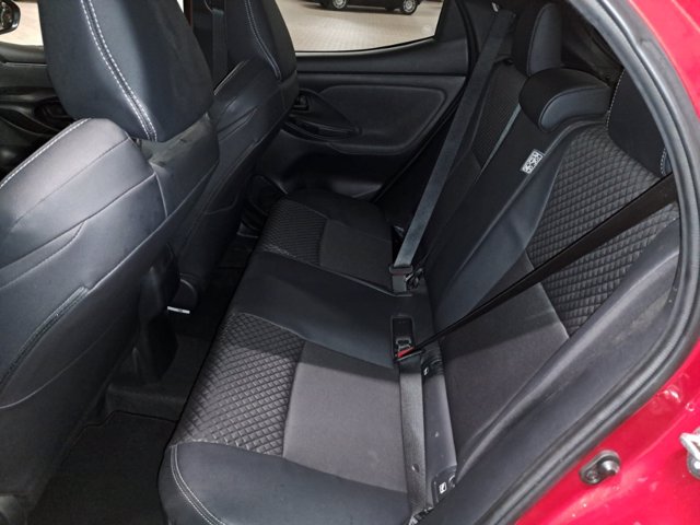 TOYOTA Yaris 1.5h style