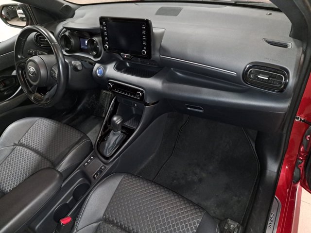 TOYOTA Yaris 1.5h style